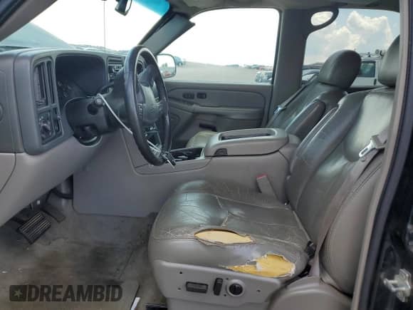 2006 Chevrolet Tahoe Z71 с VIN 1GNEC13T36R102591, выставлен на аукционе Copart как лот 68008185 с пробегом 215 986 миль миль и Списание • Salvage title. История ставок и продаж доступна на DreamBid. Изображение 7.