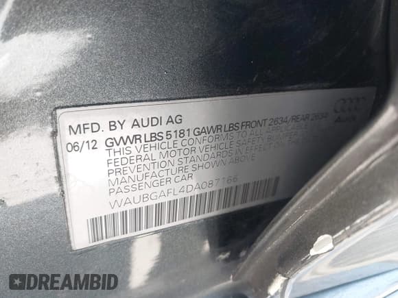 ✅ 2013 Audi S4 Premium Plus • VIN: WAUBGAFL4DA087166 • Lot: 42762142. Wystawiony na IAAI z przebiegiem 127 844 mil. Bezpłatny archiwum sprzedaży aukcyjnych z USA i szczegółowy raport historii pojazdu na DreamBid. Zdjęcie 9.