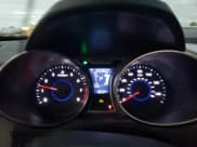 ✅ 2013 Hyundai Veloster w/Black Int • VIN: KMHTC6AD0DU103339 • Lot: 80997924. Wystawiony na Copart z przebiegiem 159 305 mil. Bezpłatny archiwum sprzedaży aukcyjnych z USA i szczegółowy raport historii pojazdu na DreamBid. Zdjęcie 9.