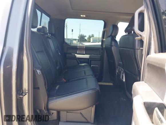 ✅ 2018 Ford F-250 XL • VIN: 1FT7W2BT7JEC42093 • Lot: 42272840. Wystawiony na IAAI z przebiegiem 111 220 mil. Bezpłatny archiwum sprzedaży aukcyjnych z USA i szczegółowy raport historii pojazdu na DreamBid. Zdjęcie 8.