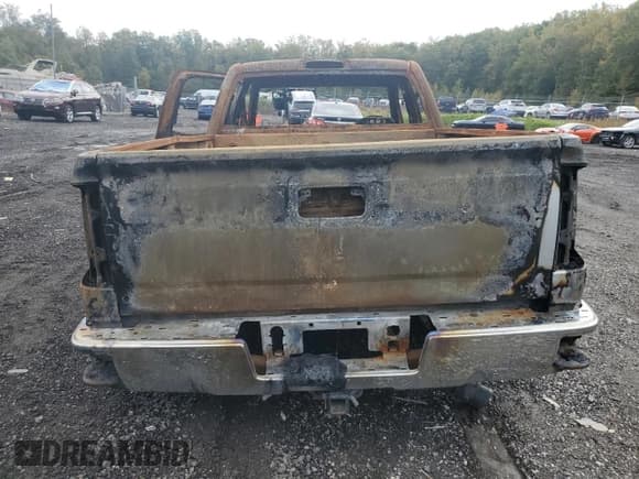 ✅ 2017 Chevrolet Silverado 1500 LT • VIN: 1GCVKREC8HZ359353 • Лот: 69801615. Опубликован ранее на Copart с пробегом Не указан. Бесплатный доступ к архиву аукционных продаж из США и подробный отчёт об истории автомобиля на DreamBid. Изображение 6.