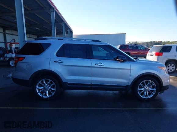 ✅ 2014 Ford Explorer XLT • VIN: 1FM5K7D85EGC05106 • Лот: 43644263. Опубликован ранее на IAAI с пробегом 239 520 миль. Бесплатный доступ к архиву аукционных продаж из США и подробный отчёт об истории автомобиля на DreamBid. Изображение 13.