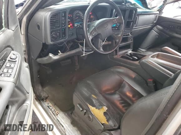 ✅ 2005 Chevrolet Silverado 2500HD LS • VIN: 1GCHK23255F962952 • Lot: 85852465. Wystawiony na Copart z przebiegiem 247 872 mil. Bezpłatny archiwum sprzedaży aukcyjnych z USA i szczegółowy raport historii pojazdu na DreamBid. Zdjęcie 8.