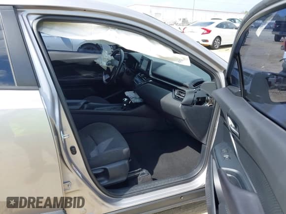 ✅ 2018 Toyota C-HR XLE • VIN: NMTKHMBX9JR029710 • Лот: 43307773. Опубликован ранее на IAAI с пробегом Не указан. Бесплатный доступ к архиву аукционных продаж из США и подробный отчёт об истории автомобиля на DreamBid. Изображение 5.