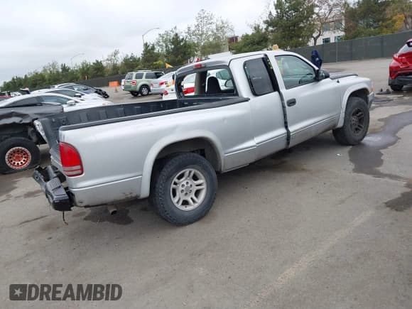 ✅ 2003 Dodge Dakota SLT • VIN: 1D7HL42X83S269082 • Lot: 41890813. Wystawiony na IAAI z przebiegiem Nie podano. Bezpłatny archiwum sprzedaży aukcyjnych z USA i szczegółowy raport historii pojazdu na DreamBid. Zdjęcie 4.
