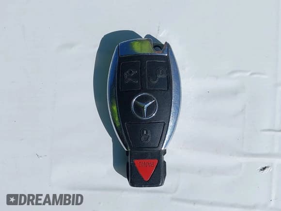 ✅ 2014 Mercedes-Benz E 350 • VIN: WDDKJ5KB8EF247908 • Lot: 41916727. Listed on IAAI with 179,762 mi. Free auction sales archive from the USA and detailed vehicle history report at DreamBid. Image 11.