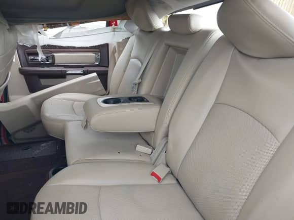 2017 Ram 1500 Laramie z VIN 1C6RR6NG1HS846733, wystawiony jako IAAI lot #42748455 z przebiegiem 106 426 mil mil oraz . Historia ofert i sprzedaży dostępna na DreamBid. Obrazek 8.