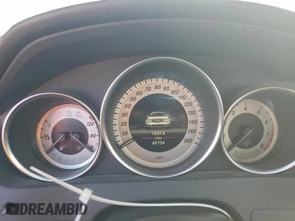 ✅ 2013 Mercedes-Benz C 250 • VIN: WDDGJ4HB5DG067673 • Lot: 94340205. Listed on Copart with 89,754 mi. Free auction sales archive from the USA and detailed vehicle history report at DreamBid. Image 9.