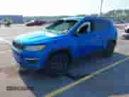 2021 Jeep Compass 80th Anniversary z VIN 3C4NJCEB3MT531703, wystawiony jako IAAI lot #42006349 z przebiegiem 73 876 mil mil oraz . Historia ofert i sprzedaży dostępna na DreamBid. Obrazek 2.