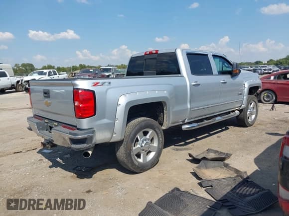 ✅ 2016 Chevrolet Silverado 2500HD LT • VIN: 1GC1KVEG9GF264455 • Лот: 43357702. Опубликован ранее на IAAI с пробегом 218 855 миль. Бесплатный доступ к архиву аукционных продаж из США и подробный отчёт об истории автомобиля на DreamBid. Изображение 4.