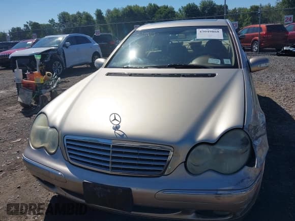 ✅ 2004 Mercedes-Benz C 240 • VIN: WDBRF81J54F456928 • Lot: 43049868. Wystawiony na IAAI z przebiegiem 108 872 mil. Bezpłatny archiwum sprzedaży aukcyjnych z USA i szczegółowy raport historii pojazdu na DreamBid. Zdjęcie 12.