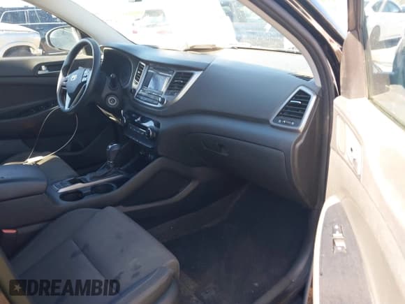 ✅ 2017 Hyundai Tucson SE • VIN: KM8J3CA43HU391496 • Лот: 43470832. Опубликован ранее на IAAI с пробегом 117 785 миль. Бесплатный доступ к архиву аукционных продаж из США и подробный отчёт об истории автомобиля на DreamBid. Изображение 5.