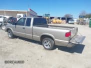 ✅ 2001 Chevrolet S-10 LS • VIN: 1GCCS19W318110029 • Лот: 41507935. Опубликован ранее на IAAI с пробегом 174 486 миль. Бесплатный доступ к архиву аукционных продаж из США и подробный отчёт об истории автомобиля на DreamBid. Изображение 3.