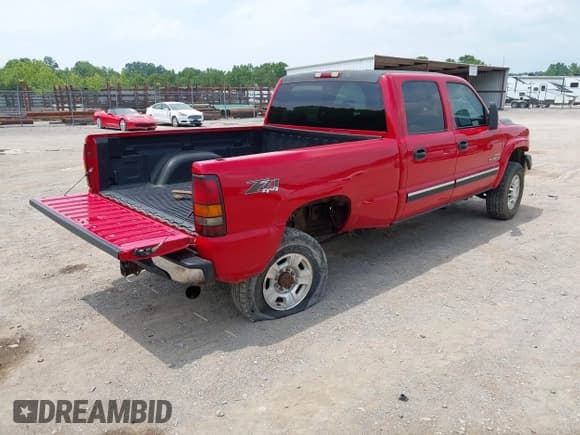 ✅ 2002 Chevrolet Silverado 2500HD LS • VIN: 1GCHK23102F188130 • Лот: 42413127. Опубликован ранее на IAAI с пробегом 218 412 миль. Бесплатный доступ к архиву аукционных продаж из США и подробный отчёт об истории автомобиля на DreamBid. Изображение 4.