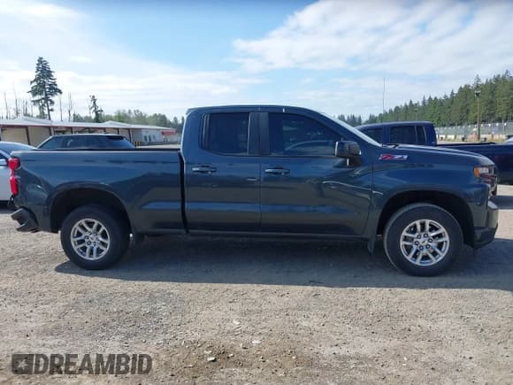 ✅ 2019 Chevrolet Silverado 1500 RST • VIN: 1GCRYEED3KZ301952 • Lot: 42322142. Wystawiony na IAAI z przebiegiem 105 588 mil. Bezpłatny archiwum sprzedaży aukcyjnych z USA i szczegółowy raport historii pojazdu na DreamBid. Zdjęcie 13.