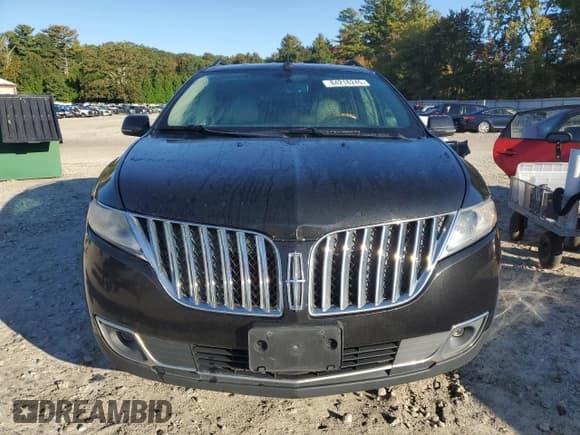 ✅ 2015 Lincoln MKX • VIN: 2LMDJ8JK9FBL23161 • Lot: 84218245. Wystawiony na Copart z przebiegiem 190 246 mil. Bezpłatny archiwum sprzedaży aukcyjnych z USA i szczegółowy raport historii pojazdu na DreamBid. Zdjęcie 5.