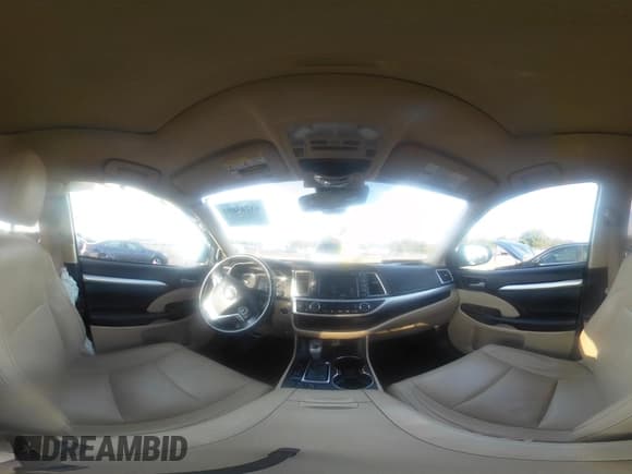 ✅ 2017 Toyota Highlander XLE • VIN: 5TDJZRFH0HS475572 • Лот: 43243892. Опубликован ранее на IAAI с пробегом 95 589 миль. Бесплатный доступ к архиву аукционных продаж из США и подробный отчёт об истории автомобиля на DreamBid. Изображение 18.