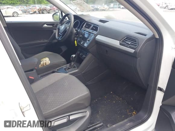 ✅ 2018 Volkswagen Tiguan S • VIN: 3VV1B7AX6JM052719 • Lot: 42376937. Listed on IAAI with 91,429 mi. Free auction sales archive from the USA and detailed vehicle history report at DreamBid. Image 5.