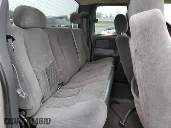 2006 Chevrolet Silverado 1500 LS z VIN 1GCEK19V76Z105868, wystawiony jako Copart lot #85512144 z przebiegiem 207 336 mil mil oraz Szkoda całkowita • Salvage title. Historia ofert i sprzedaży dostępna na DreamBid. Obrazek 10.