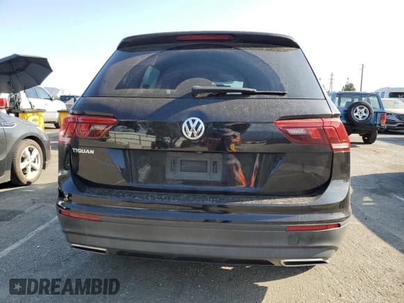 ✅ 2019 Volkswagen Tiguan S • VIN: 3VV1B7AX4KM120372 • Лот: 70680845. Опубликован ранее на Copart с пробегом 115 813 миль. Бесплатный доступ к архиву аукционных продаж из США и подробный отчёт об истории автомобиля на DreamBid. Изображение 6.