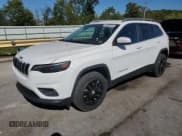 ✅ 2019 Jeep Cherokee Latitude • VIN: 1C4PJMCXXKD360013 • Lot: 86809815. Wystawiony na Copart z przebiegiem 111 518 mil. Bezpłatny archiwum sprzedaży aukcyjnych z USA i szczegółowy raport historii pojazdu na DreamBid. Zdjęcie 1.