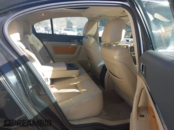 ✅ 2009 Lincoln MKS • VIN: 1LNHM94R69G622610 • Lot: 43663835. Listed on IAAI with 159,184 mi. Free auction sales archive from the USA and detailed vehicle history report at DreamBid. Image 8.