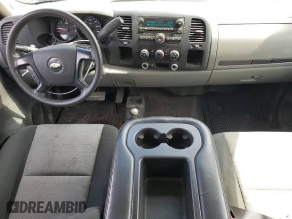 2009 Chevrolet Silverado 1500 LS z VIN 3GCEK13C99G145395, wystawiony jako Copart lot #57073015 z przebiegiem 112 155 mil mil oraz Czysty tytuł • Clean title. Historia ofert i sprzedaży dostępna na DreamBid. Obrazek 8.