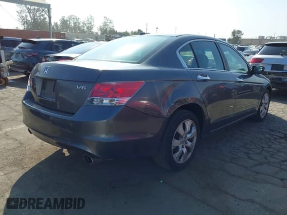 ✅ 2009 Honda Accord EX-L • VIN: 1HGCP36859A041420 • Lot: 43330305. Wystawiony na IAAI z przebiegiem 173 768 mil. Bezpłatny archiwum sprzedaży aukcyjnych z USA i szczegółowy raport historii pojazdu na DreamBid. Zdjęcie 4.