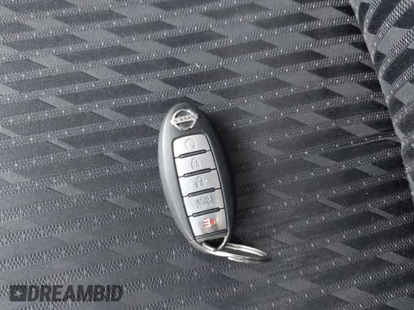 ✅ 2018 Nissan Altima SV • VIN: 1N4AL3AP3JC196272 • Lot: 43584563. Wystawiony na IAAI z przebiegiem 149 738 mil. Bezpłatny archiwum sprzedaży aukcyjnych z USA i szczegółowy raport historii pojazdu na DreamBid. Zdjęcie 11.