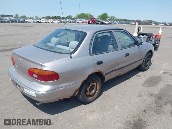 ✅ 1998 Chevrolet Prizm Lsi • VIN: 1Y1SK528XWZ403180 • Lot: 42214737. Listed on IAAI with 195,754 mi. Free auction sales archive from the USA and detailed vehicle history report at DreamBid. Image 4.