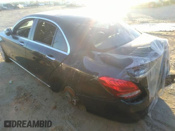 ✅ 2017 Mercedes-Benz C 300 • VIN: 55SWF4JB8HU203827 • Lot: 40967300. Listed on IAAI with 101,391 mi. Free auction sales archive from the USA and detailed vehicle history report at DreamBid. Image 3.