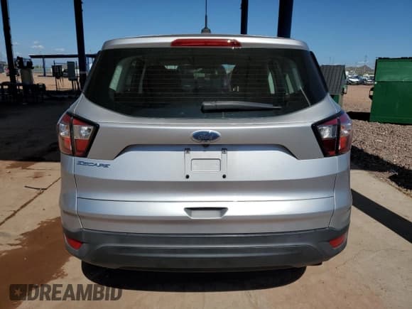 ✅ 2017 Ford Escape S • VIN: 1FMCU0F70HUD42618 • Лот: 86826155. Опубликован ранее на Copart с пробегом 105 601 миль. Бесплатный доступ к архиву аукционных продаж из США и подробный отчёт об истории автомобиля на DreamBid. Изображение 6.