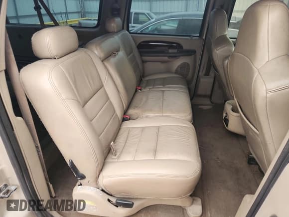 ✅ 2004 Ford Excursion Limited • VIN: 1FMSU43PX4EB11978 • Лот: 84804975. Опубликован ранее на Copart с пробегом 209 459 миль. Бесплатный доступ к архиву аукционных продаж из США и подробный отчёт об истории автомобиля на DreamBid. Изображение 10.