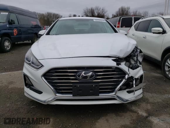 ✅ 2019 Hyundai Sonata SE • VIN: 5NPE24AF9KH781567 • Lot: 42232913. Listed on Copart with 34,154 mi. Free auction sales archive from the USA and detailed vehicle history report at DreamBid. Image 5.