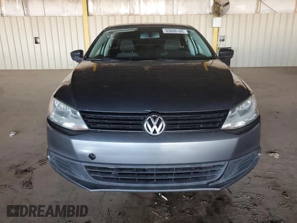 ✅ 2014 Volkswagen Jetta S • VIN: 3VW2K7AJ2EM304242 • Lot: 93000105. Wystawiony na Copart z przebiegiem 160 833 mil. Bezpłatny archiwum sprzedaży aukcyjnych z USA i szczegółowy raport historii pojazdu na DreamBid. Zdjęcie 5.