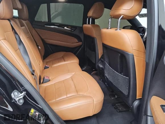 ✅ 2018 Mercedes-Benz GLE 43 AMG • VIN: 4JGED6EB5JA113618 • Лот: 51303915. Опубликован ранее на Copart с пробегом 60 982 миль. Бесплатный доступ к архиву аукционных продаж из США и подробный отчёт об истории автомобиля на DreamBid. Изображение 11.