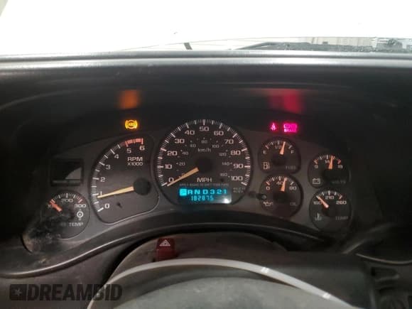 ✅ 2001 Chevrolet Silverado 2500HD • VIN: 1GCHK24G41E236753 • Lot: 67793055. Listed on Copart with 182,875 mi. Free auction sales archive from the USA and detailed vehicle history report at DreamBid. Image 9.