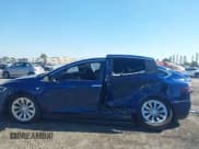 ✅ 2017 Tesla Model X 90D • VIN: 5YJXCBE24HF075440 • Lot: 43388534. Wystawiony na IAAI z przebiegiem Nie podano. Bezpłatny archiwum sprzedaży aukcyjnych z USA i szczegółowy raport historii pojazdu na DreamBid. Zdjęcie 14.