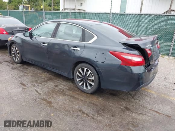 ✅ 2018 Nissan Altima SV • VIN: 1N4AL3AP5JC236433 • Lot: 43184409. Wystawiony na IAAI z przebiegiem 96 167 mil. Bezpłatny archiwum sprzedaży aukcyjnych z USA i szczegółowy raport historii pojazdu na DreamBid. Zdjęcie 3.