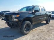 ✅ 2020 Chevrolet Silverado 1500 Custom Trail Boss • VIN: 3GCPYCEF3LG244943 • Lot: 43350455. Wystawiony na IAAI z przebiegiem 94 420 mil. Bezpłatny archiwum sprzedaży aukcyjnych z USA i szczegółowy raport historii pojazdu na DreamBid. Zdjęcie 2.