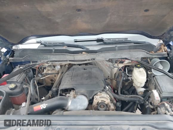 ✅ 2015 Chevrolet Silverado 2500HD Work Truck • VIN: 1GC0CUEG0FZ105243 • Lot: 41379638. Wystawiony na IAAI z przebiegiem 206 104 mil. Bezpłatny archiwum sprzedaży aukcyjnych z USA i szczegółowy raport historii pojazdu na DreamBid. Zdjęcie 10.