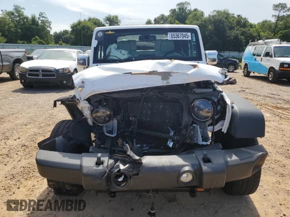 ✅ 2016 Jeep Wrangler Black Bear • VIN: 1C4AJWAG1GL107776 • Lot: 65367045. Wystawiony na Copart z przebiegiem 56 180 mil. Bezpłatny archiwum sprzedaży aukcyjnych z USA i szczegółowy raport historii pojazdu na DreamBid. Zdjęcie 5.