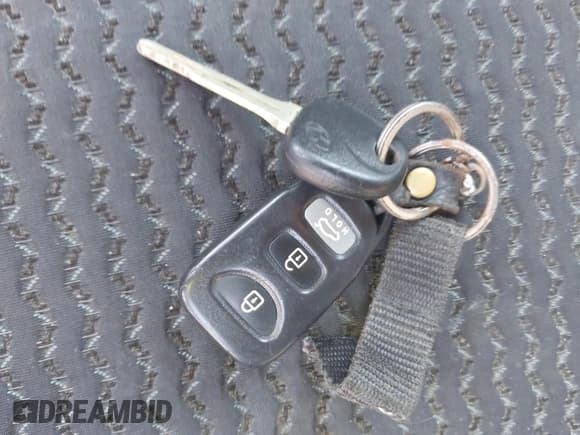 ✅ 2012 Hyundai Genesis Coupe 2.0T • VIN: KMHHT6KDXCU071745 • Lot: 42833359. Wystawiony na IAAI z przebiegiem 108 271 mil. Bezpłatny archiwum sprzedaży aukcyjnych z USA i szczegółowy raport historii pojazdu na DreamBid. Zdjęcie 11.