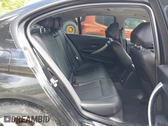 ✅ 2013 BMW 3 Series 328i xDrive • VIN: WBA3B3C59DF543640 • Lot: 42208779. Listed on IAAI with 183,737 mi. Free auction sales archive from the USA and detailed vehicle history report at DreamBid. Image 8.