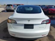 ✅ 2021 Tesla Model 3 Long Range • VIN: 5YJ3E1EB9MF006966 • Lot: 41976745. Wystawiony na IAAI z przebiegiem 37 651 mil. Bezpłatny archiwum sprzedaży aukcyjnych z USA i szczegółowy raport historii pojazdu na DreamBid. Zdjęcie 16.