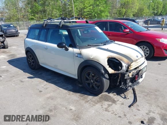 ✅ 2010 MINI Clubman • VIN: WMWML3C51ATX52059 • Лот: 42005655. Опубликован ранее на IAAI с пробегом 185 322 миль. Бесплатный доступ к архиву аукционных продаж из США и подробный отчёт об истории автомобиля на DreamBid. Изображение 1.
