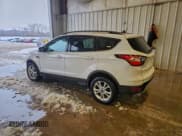 ✅ 2018 Ford Escape SE • VIN: 1FMCU9GD5JUC63010 • Lot: 96084075. Wystawiony na Copart z przebiegiem 60 259 mil. Bezpłatny archiwum sprzedaży aukcyjnych z USA i szczegółowy raport historii pojazdu na DreamBid. Zdjęcie 2.