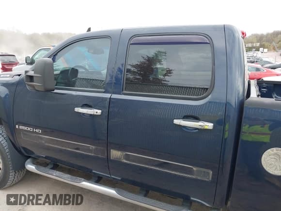✅ 2007 Chevrolet Silverado 2500HD 1LT • VIN: 1GCHK23K27F549776 • Лот: 42155334. Опубликован ранее на IAAI с пробегом 118 846 миль. Бесплатный доступ к архиву аукционных продаж из США и подробный отчёт об истории автомобиля на DreamBid. Изображение 15.