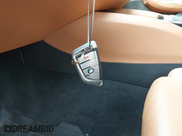 ✅ 2018 BMW 5 Series M550i xDrive • VIN: WBAJB9C5XJB286923 • Лот: 42527301. Опубликован ранее на IAAI с пробегом 76 923 миль. Бесплатный доступ к архиву аукционных продаж из США и подробный отчёт об истории автомобиля на DreamBid. Изображение 11.