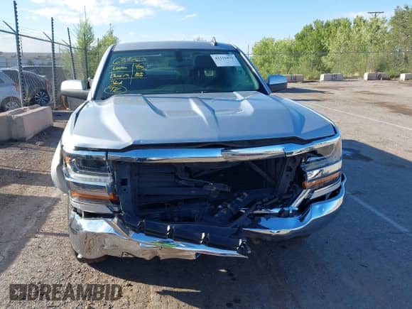 2019 Chevrolet Silverado 1500 LT z VIN 2GCRCPEC4K1119591, wystawiony jako IAAI lot #43316471 z przebiegiem 36 980 mil mil oraz . Historia ofert i sprzedaży dostępna na DreamBid. Obrazek 12.